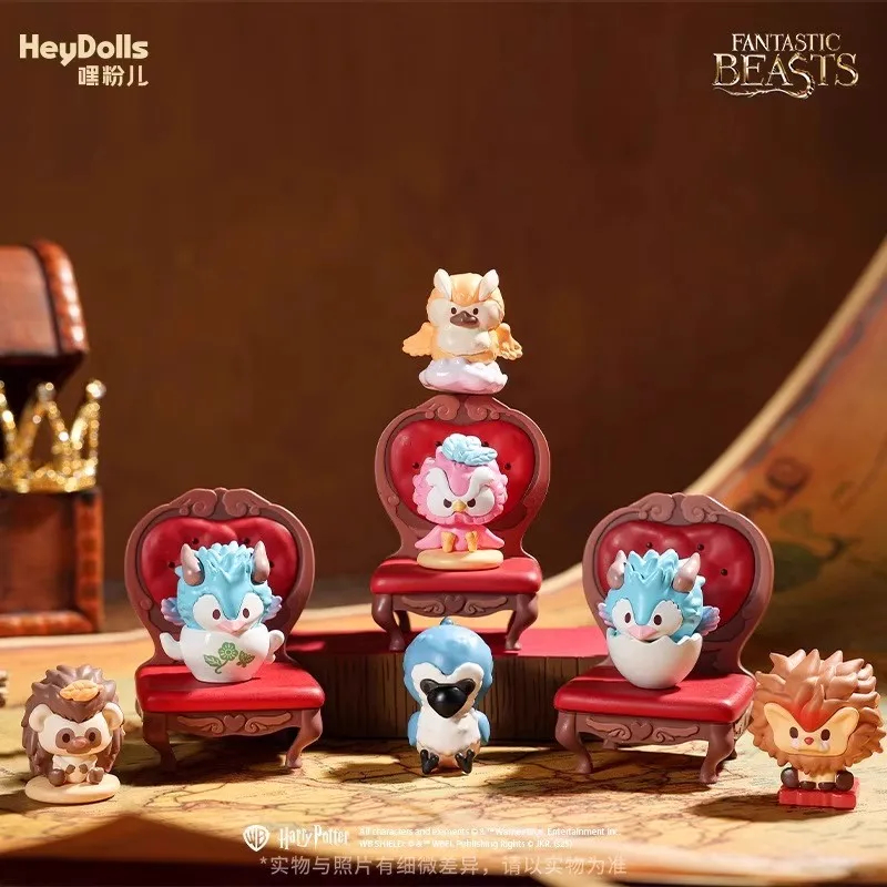 Fantastic Beasts Illustrated Guide Mini Blind Bag - immagine 3
